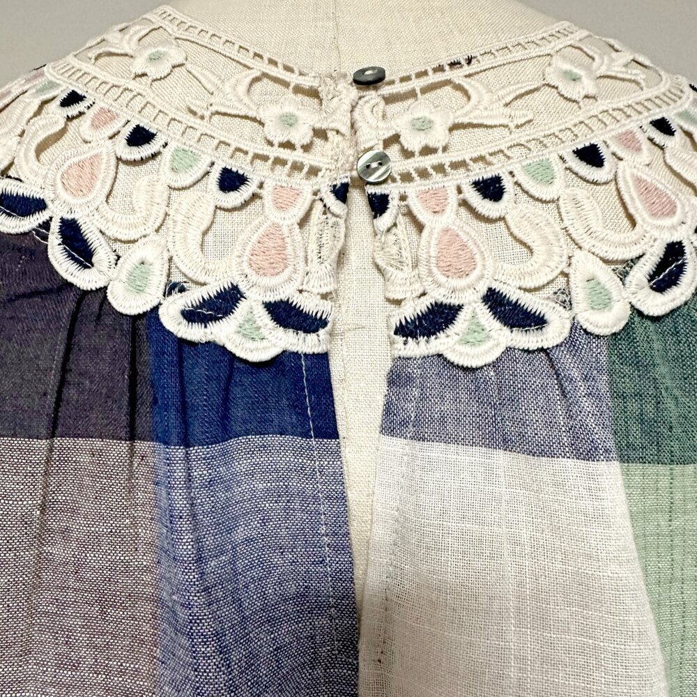 Mystree Crochet Blouse - Picture 6 of 11